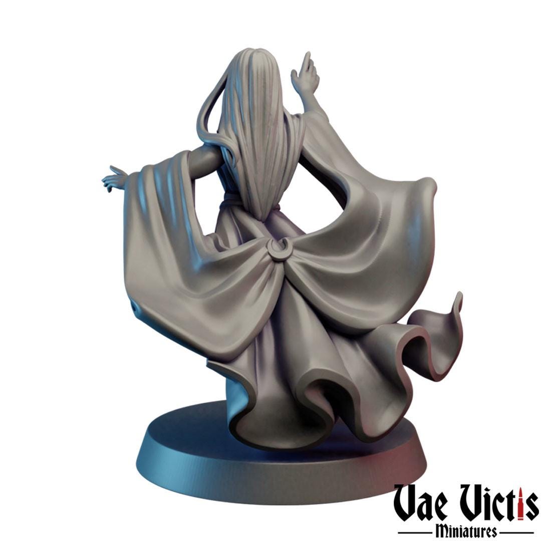 Sorceress Bae Victis Figurine - by Vae Victis Miniatures