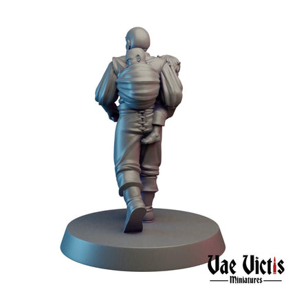 Dad Adventurer Miniature - by Vae Victis Miniatures