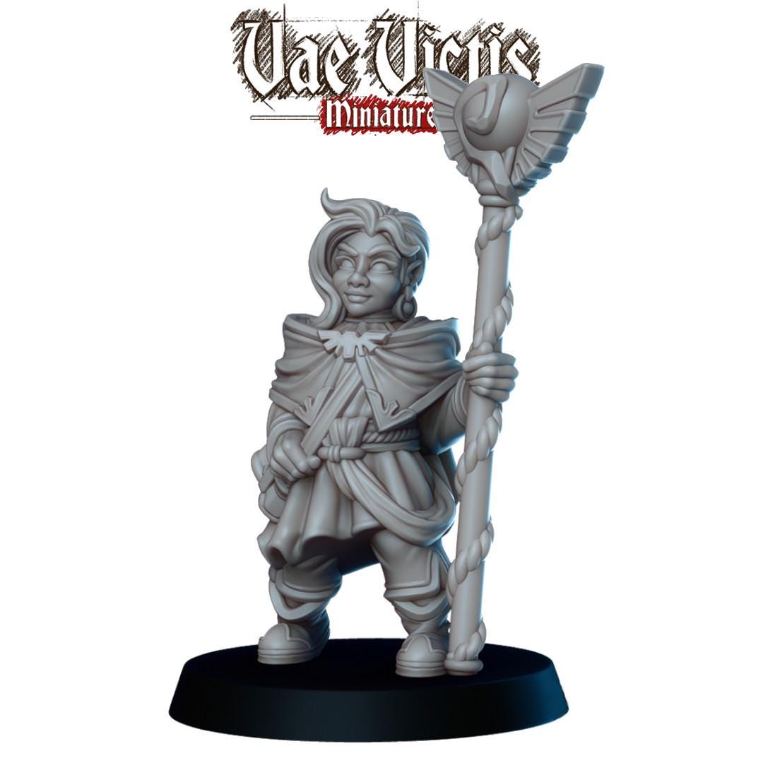 Gnome Healer Miniature - by Vae Victis Miniatures